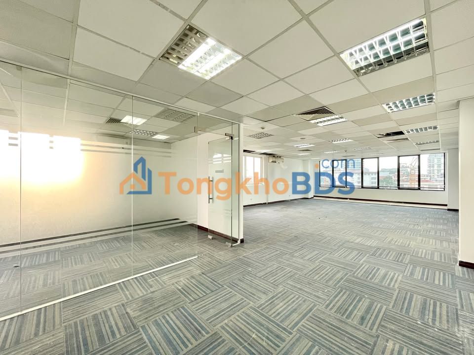 Cho Thuê Sàn Văn Phòng Mặt Phố Nguyễn Du, Q1 - 120m², 32 Triệu/Tháng