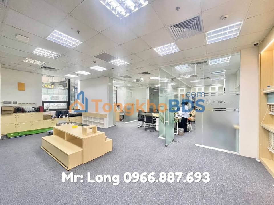 Văn Phòng 150m² Cầu Giấy - View Đẹp, Sát Metro, Giá 35 Triệu