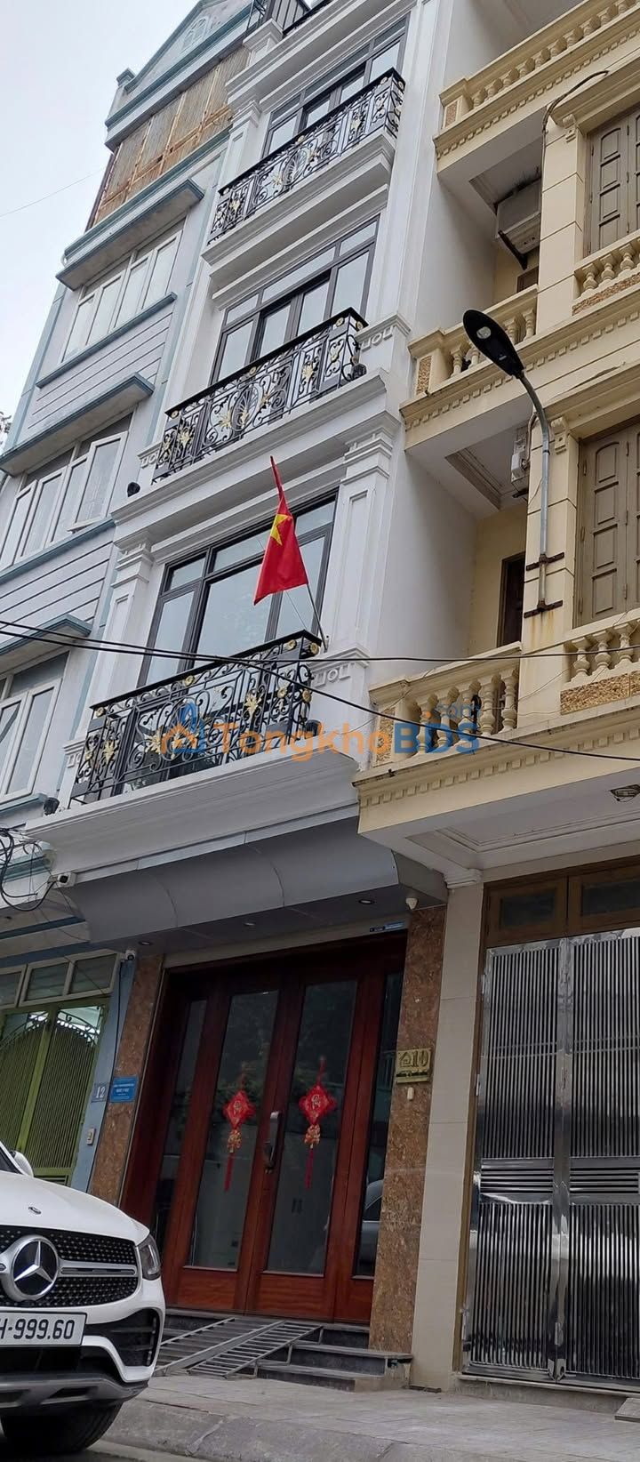 Nhà 5 Tầng Phân Lô Chiến Thắng 35m² - Ô Tô Tránh, Vỉa Hè - 13.3 Tỷ