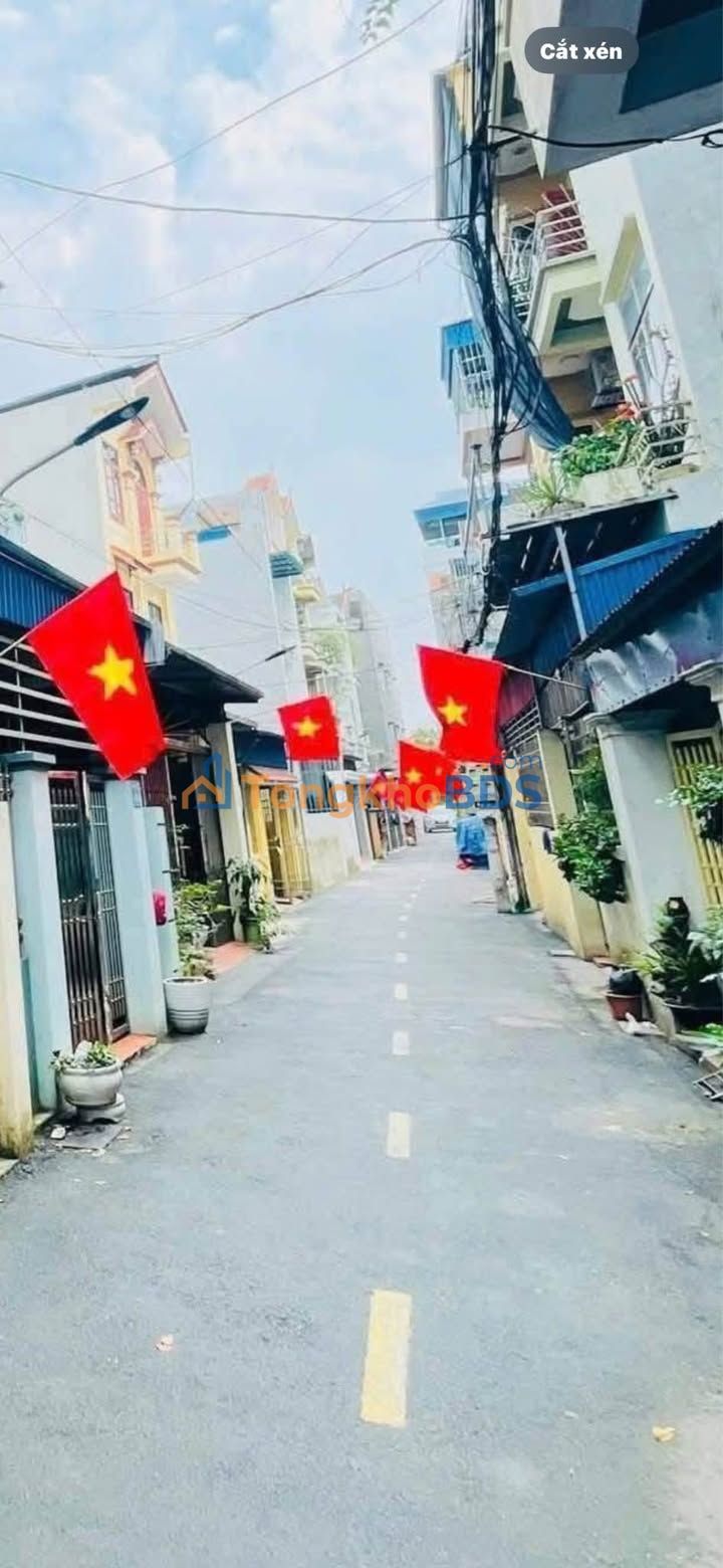 Nhà 3 Tầng 65.5m² Lộc Vượng, Nam Định - Ngõ Ô tô, Giá 2.9 Tỷ