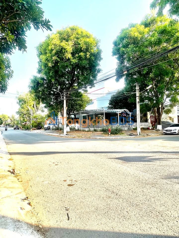 Cho thuê mặt bằng góc 2MT Cồn Khương, Cần Thơ - Sẵn cafe sân vườn 324m²