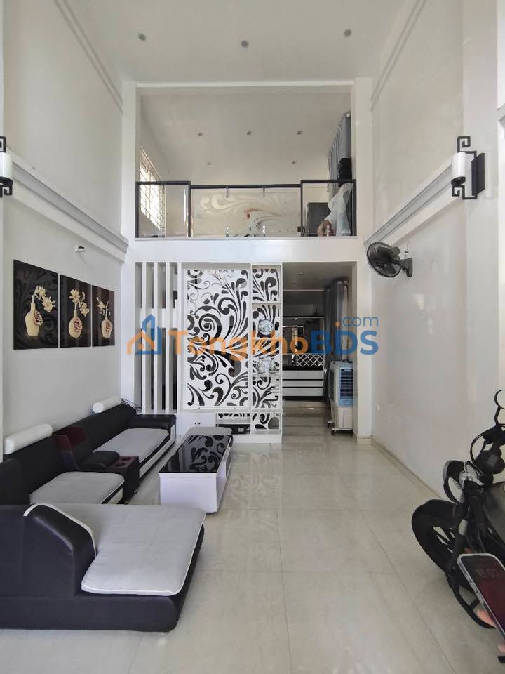 Cho thuê nhà mặt tiền Hai Bà Trưng, Quy Nhơn - 100m² kinh doanh đắc địa