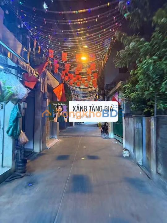 Nhà Mặt Tiền CMT8 Quận 10, 4.7x7m, 2 Tầng, Sổ Sẵn