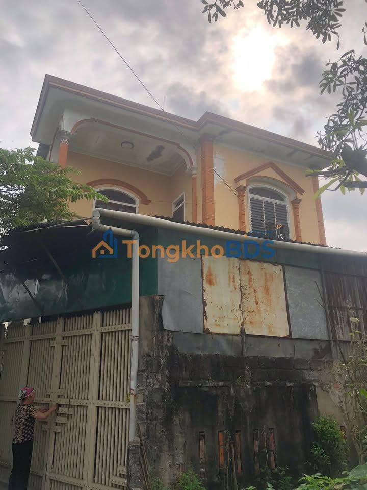 Cho thuê nhà 2 tầng 130m² Phường Quán Bàu, TP Vinh - Ô tô vào nhà