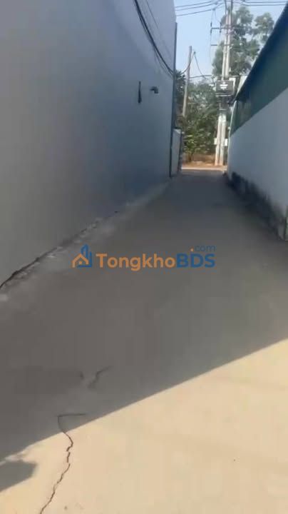 Bán Nhà Hóc Môn 120m² Giá 4.5 Tỷ - Sổ Hồng Full Thổ Cư, Ô Tô Vào Tận Nhà