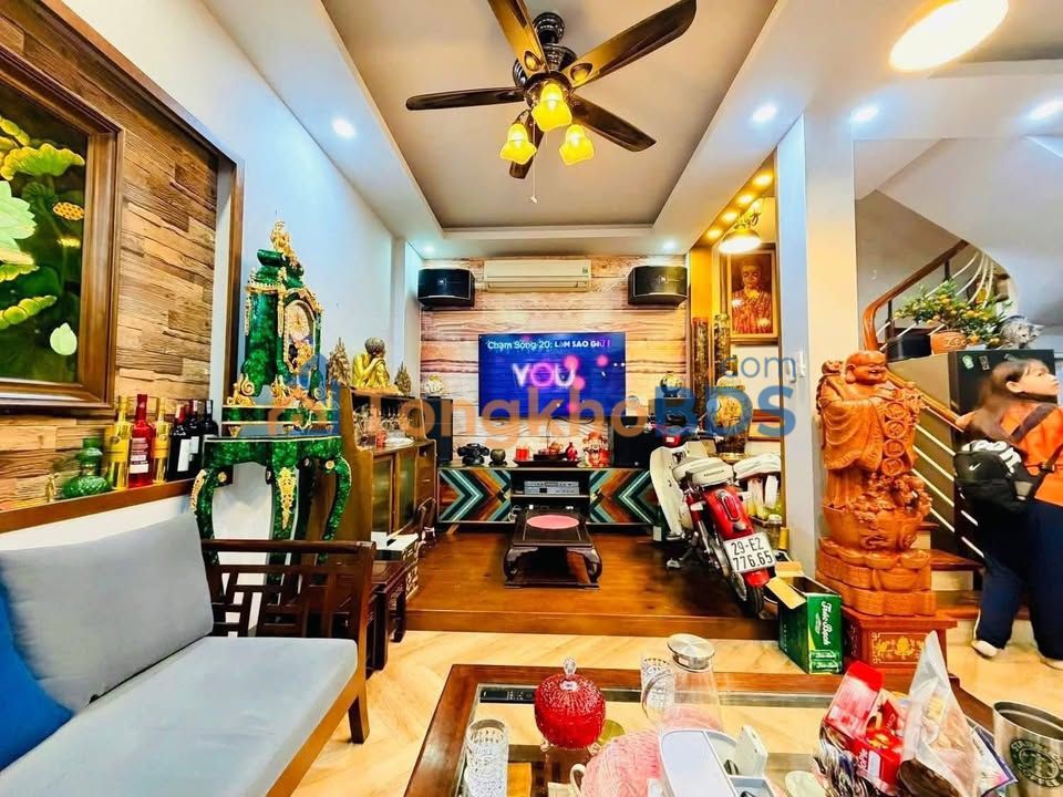 Nhà Lô Góc 45m² 5 Tầng Đống Đa - Sát Vincom Phạm Ngọc Thạch, Ngay Trung Tâm