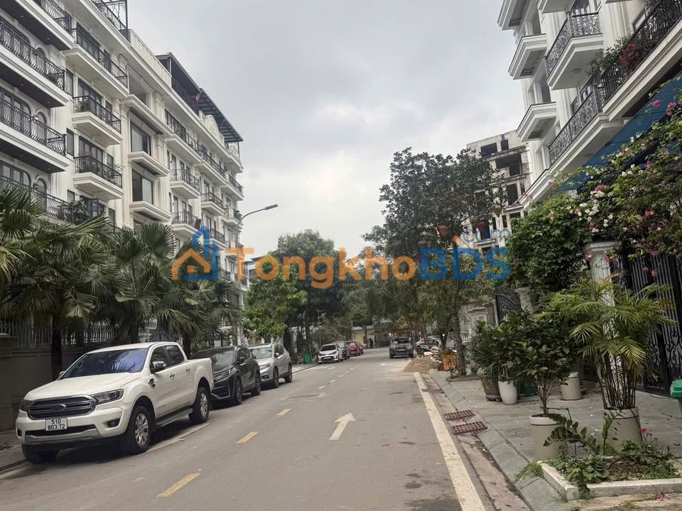 Bán Biệt Thự Vườn VIP Long Biên 96m² - Ô Tô Tránh Sầm Uất