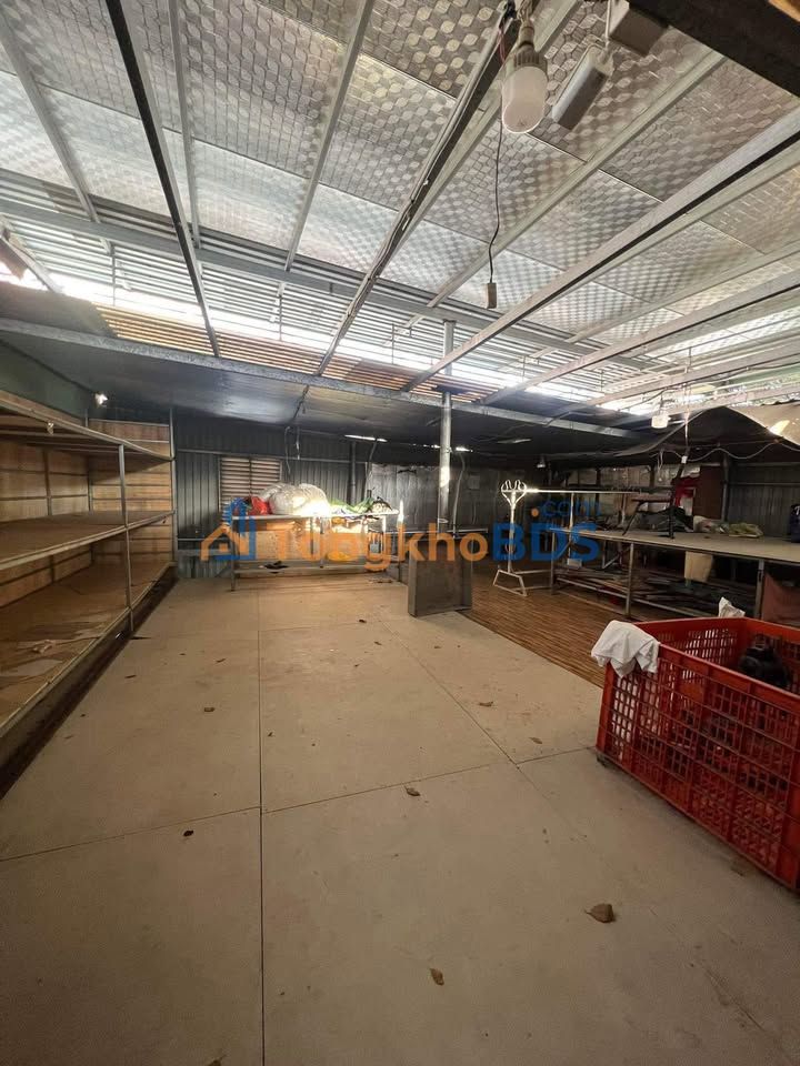 Cho thuê kho xưởng Dĩ An 130m² - Sẵn sàng hoạt động