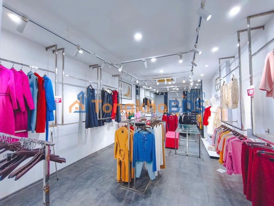 Nhà Mặt Tiền Kinh Doanh Thái Hà, Đống Đa - 80m² x 4.5 Tầng - Giá 70 Triệu