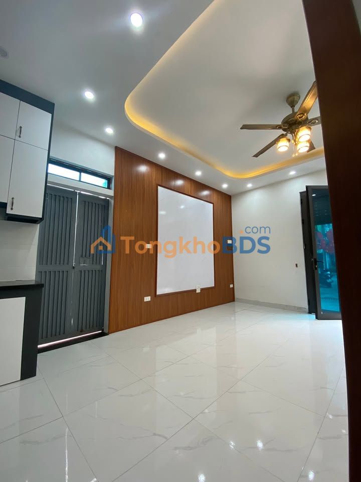 Nhà 3 Tầng 3 Ngủ Cho Thuê Đường Dương Văn Bé, Hoàng Mai - 9 Triệu/Tháng