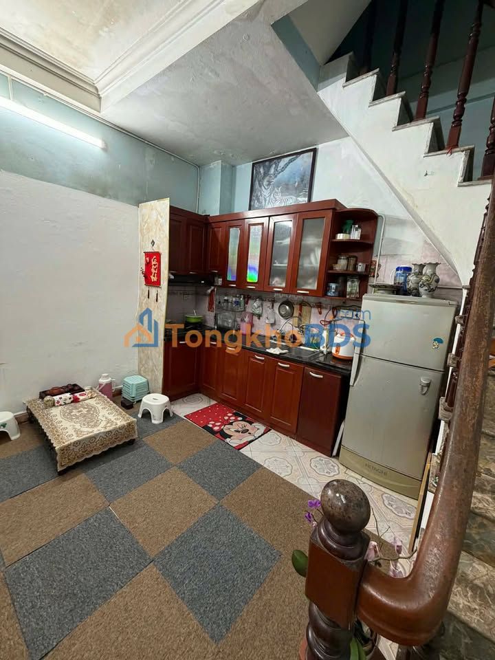 Cho thuê nhà nguyên căn 22m² 5 tầng, 2 ngủ - Tân Mai, Hoàng Mai - 6.5 triệu/tháng