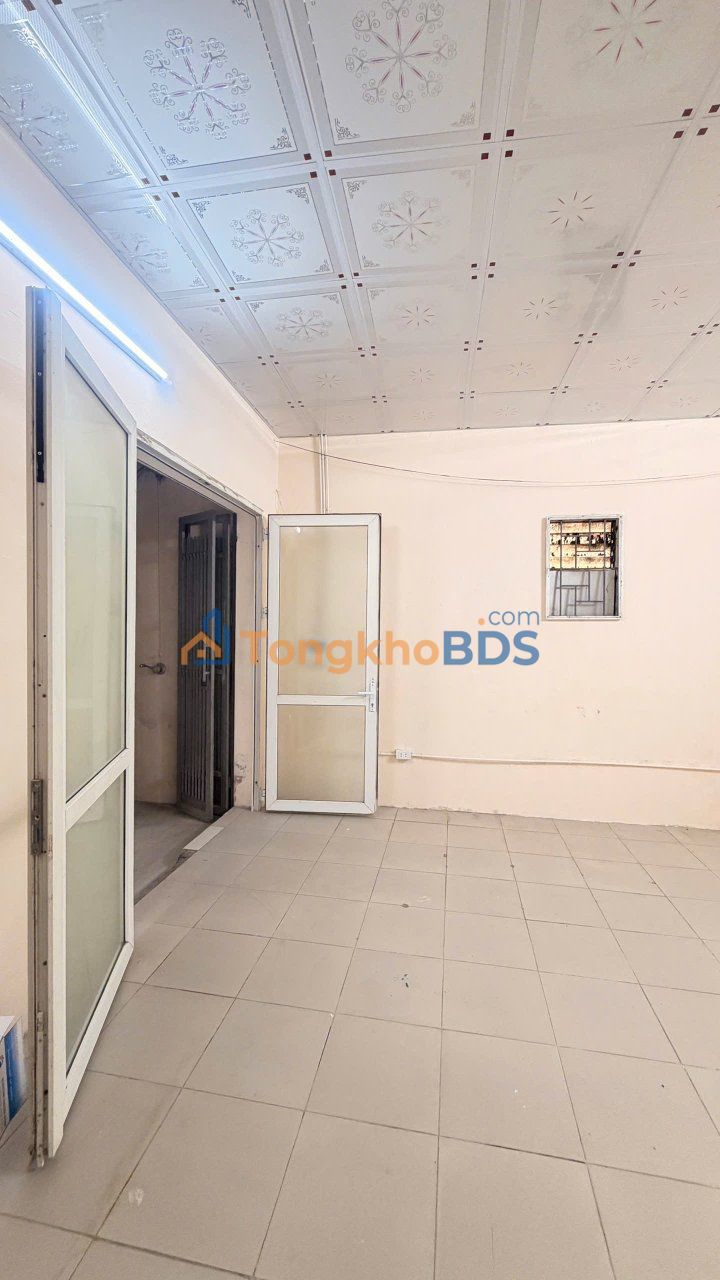Nhà 80m² Hoàng Hoa Thám, Ba Đình - Giá 7.5 Triệu, Oto Vào Nhà