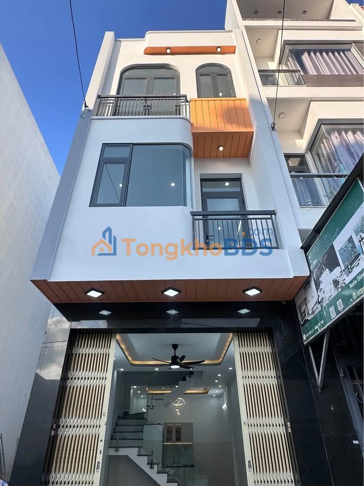 Nhà 3 Tầng 40m² Đẹp Ngay TT Quy Nhơn - Giá 3.6 Tỷ