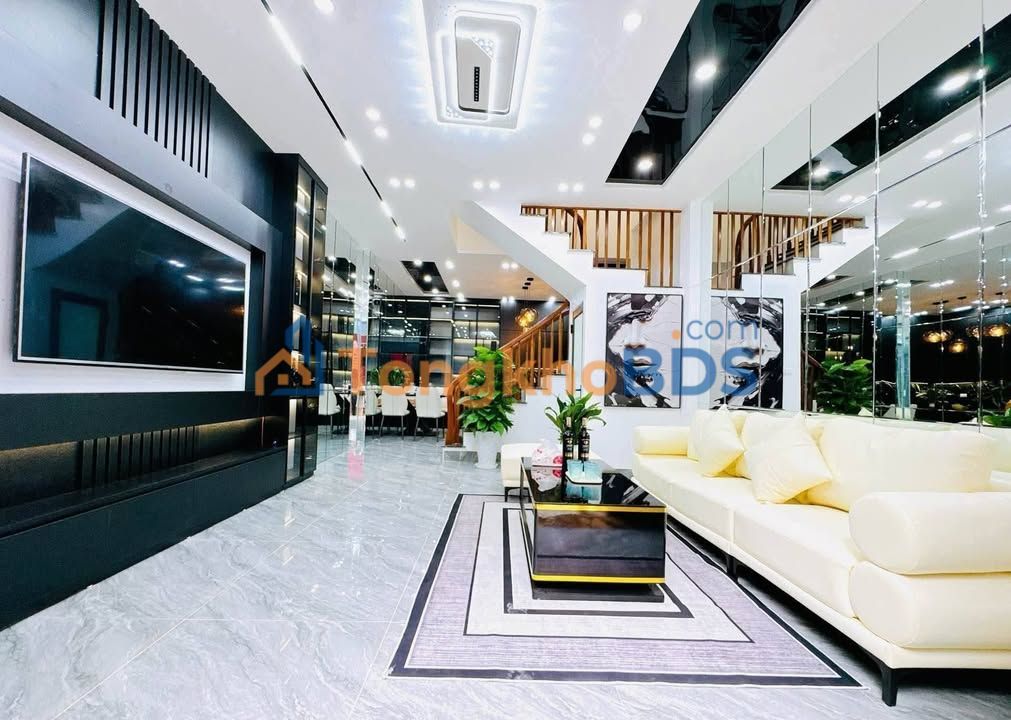 Nhà Phân Lô Quân Đội Vương Thừa Vũ, 52m² x 5 Tầng - Ô Tô Đỗ Cửa