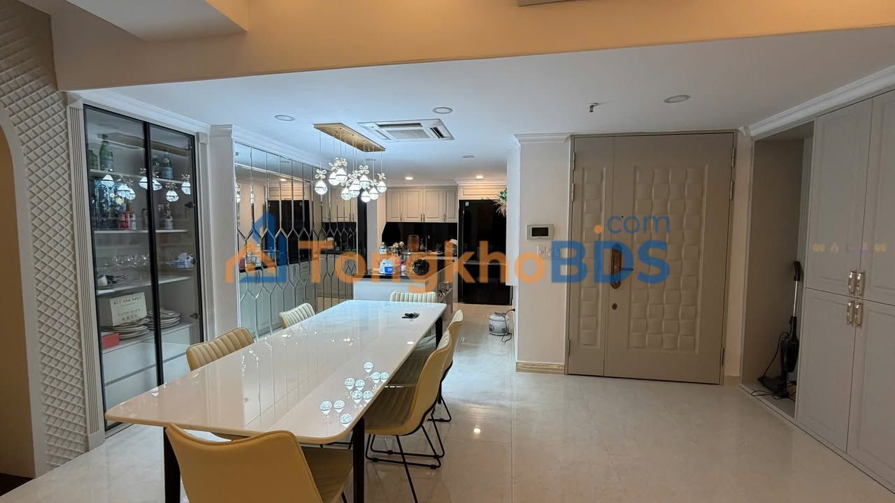 Căn hộ Cosmo City Quận 7, 119m² 3PN - Nội thất 1.2 tỷ, Sẵn Sàng Dọn Vào Ở Ngay!