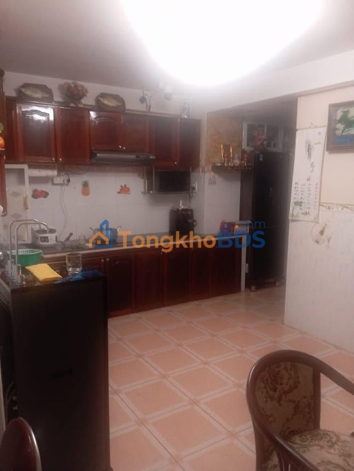 Nhà 3 Tầng Mặt Tiền Phạm Văn Bạch, Cầu Giấy - Thang Máy, 5PN, Sổ Đỏ