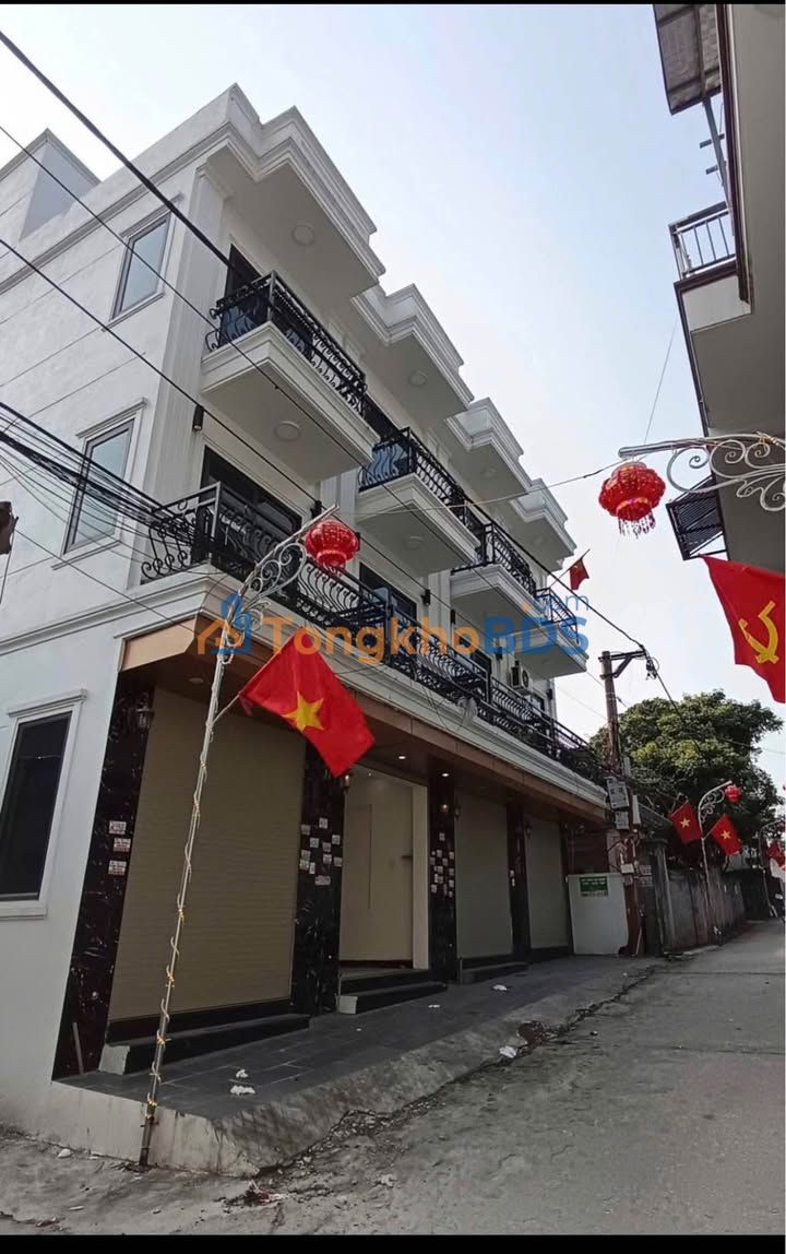 Nhà Phụng Châu 40m² 4 Tầng - Ô tô Đỗ Cửa - 3.x Tỷ