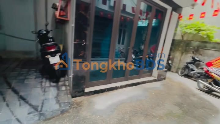 Nhà 30m² Cầu Giấy - 5 Tầng Lô Góc, 3 Ngủ - Giá 7.8 Tỷ