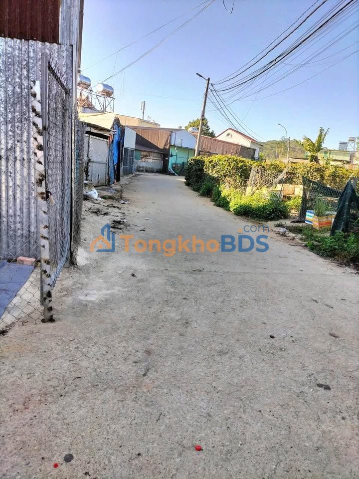 Bán Đất 50m² TP Bảo Lộc Sẵn Nhà Tôn - Giá 1.35 Tỷ