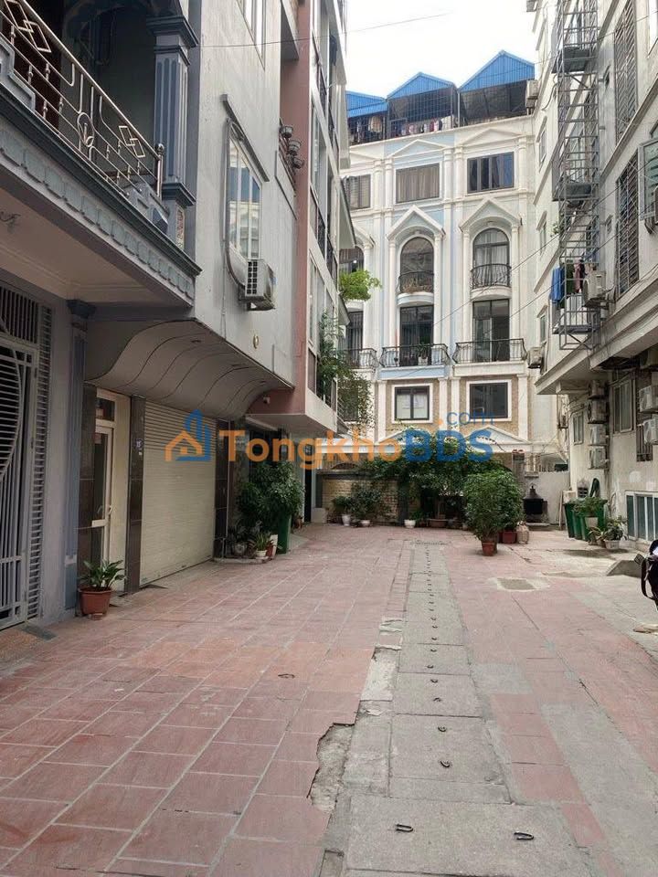 Chung cư Khương Hạ 45m² 2PN - Giá hơn tỷ - Ô tô đỗ cửa