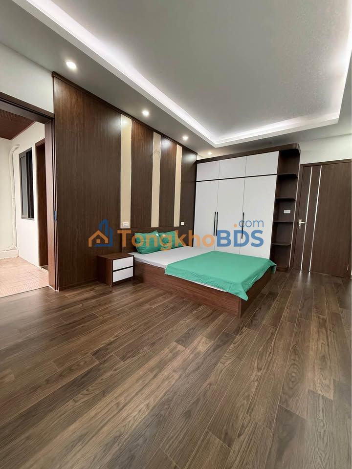 Bán Gấp Căn Tập Thể Phương Mai 36m² - 3 Mặt Thoáng, 4PN, 5.25 Tỷ