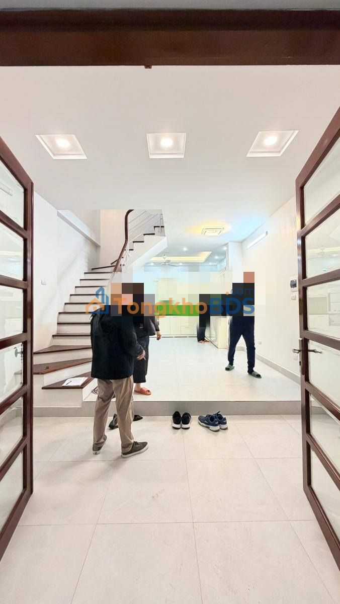 Nhà Âu Cơ Tây Hồ 40m² 5 Tầng - Sổ Hồng Vuông Vắn - Giá Thỏa Thuận