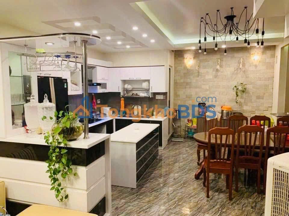 Nhà 81m² P2 Q4 - 6 PN - Dòng tiền 50-60tr/th - Giá 12.4 tỷ