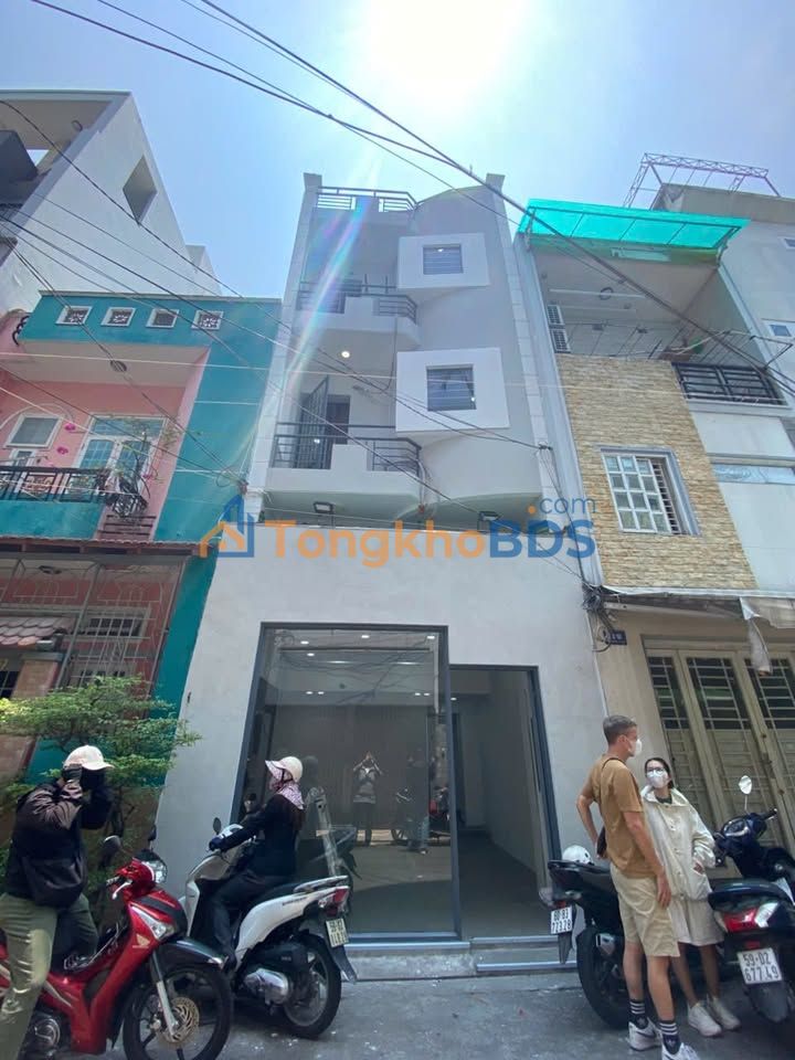 Cho thuê nhà nguyên căn Huỳnh Văn Bánh, 55m², 4PN - Hẻm xe hơi