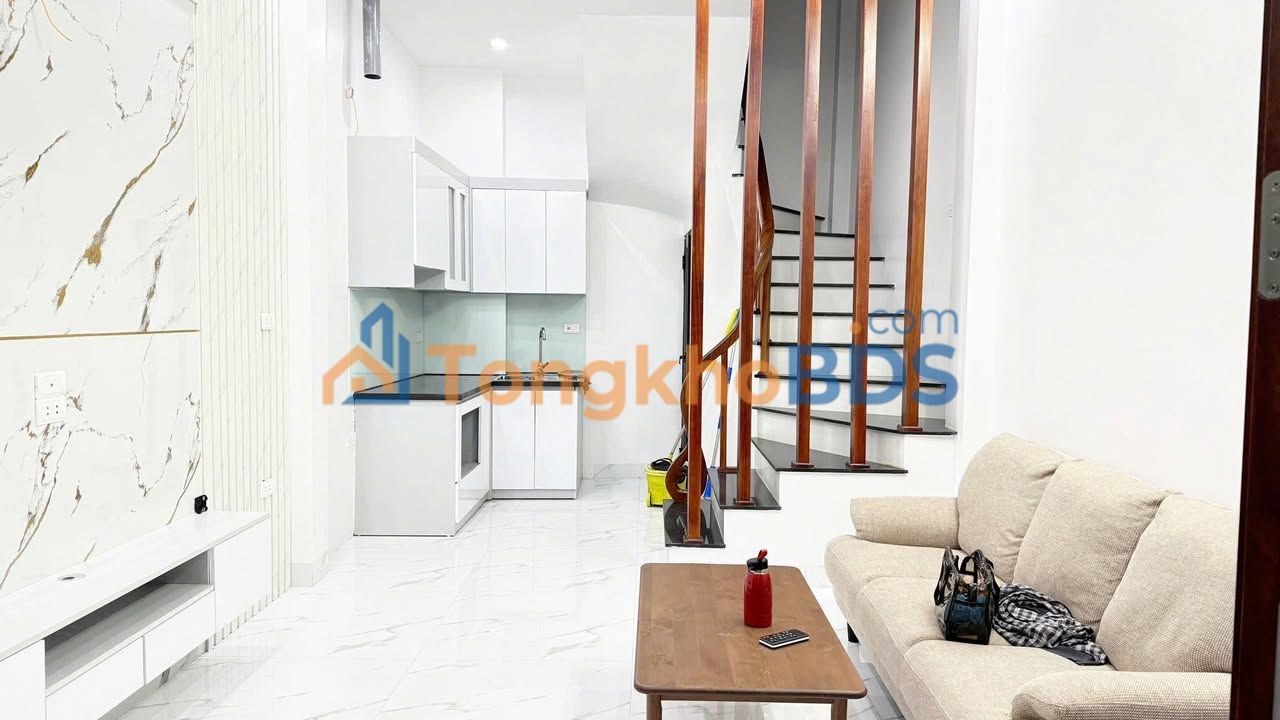 Cho thuê nhà Xuân Đỉnh 35m² x 5 tầng - Hàng xóm Đại sứ quán, gần CV Hòa Bình