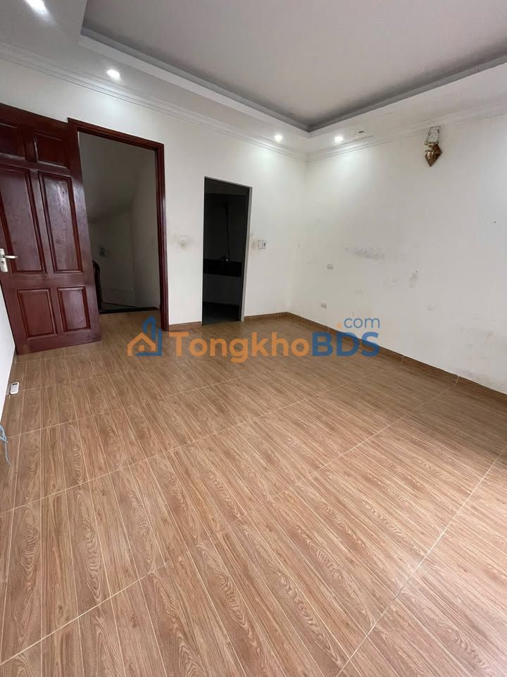 Cho thuê nhà 5 tầng 3PN full nội thất gần Vinhomes Smart City, Nam Từ Liêm