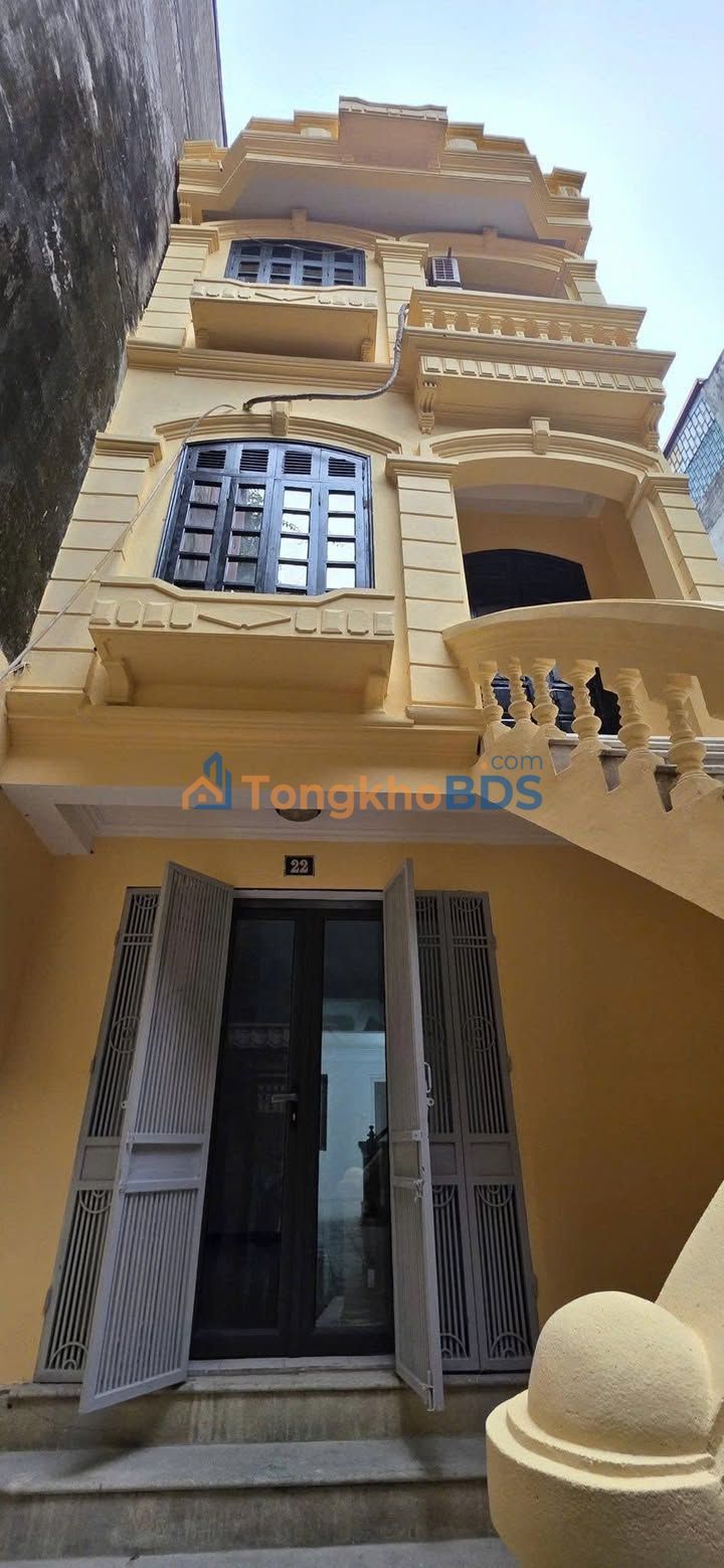 Nhà Nguyên Căn 80m² 5PN 5T Ngõ 823 Hồng Hà, Hoàn Kiếm - Giá 20 Triệu