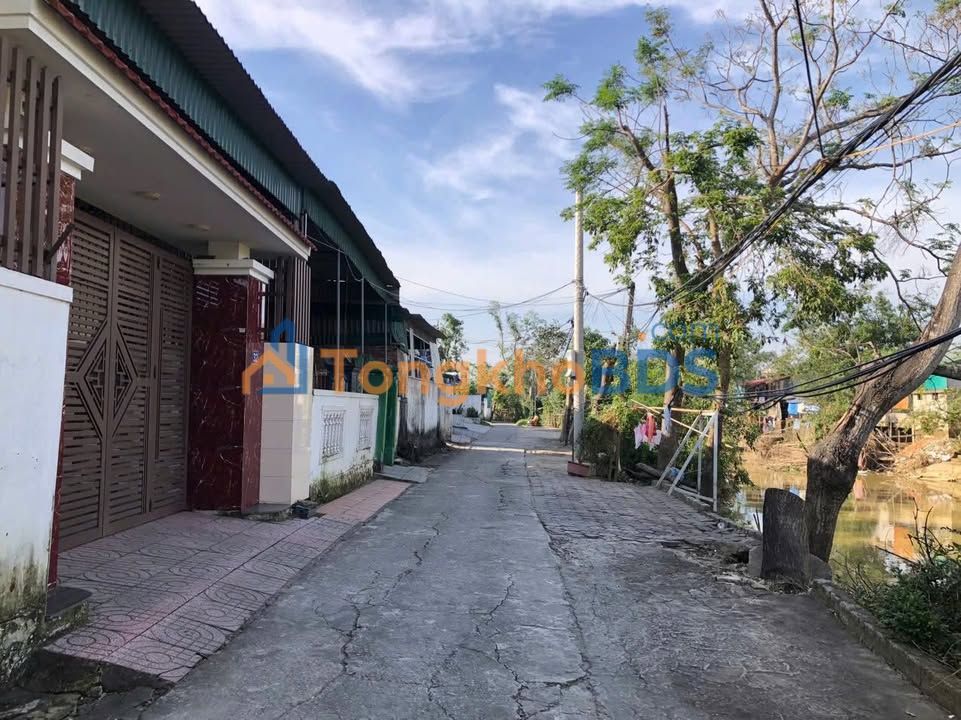 Bán đất mặt sông Cầu Đước, Vinh - 194.4m², gần Nguyễn Sinh Sắc