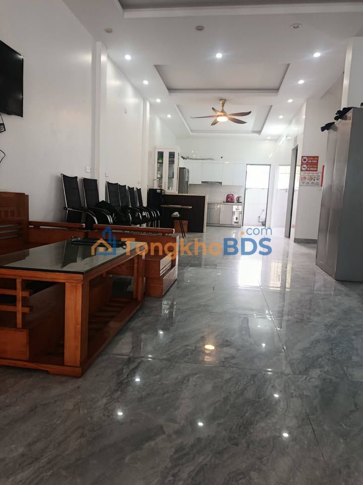 Nhà Mặt Tiền Lê Nin, TP Vinh 140m² - Lối 2 Dự án Phú Thọ, Giá 7.x Tỷ