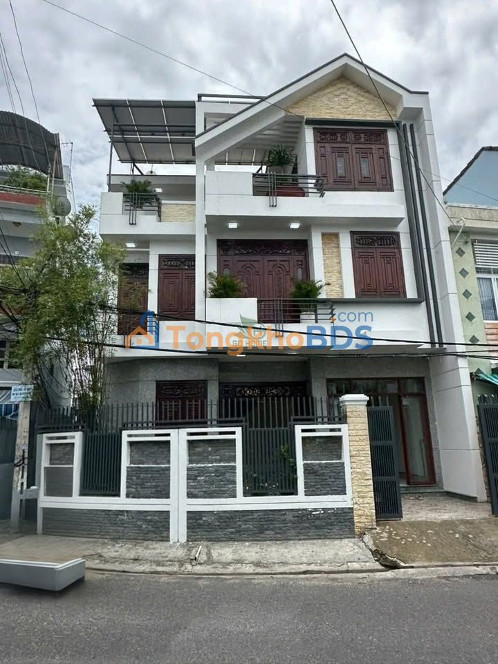 Nhà 3 Tầng Mặt Tiền Phước Hải, Nha Trang - 300m² Kinh Doanh Sầm Uất - 25 Triệu/Tháng