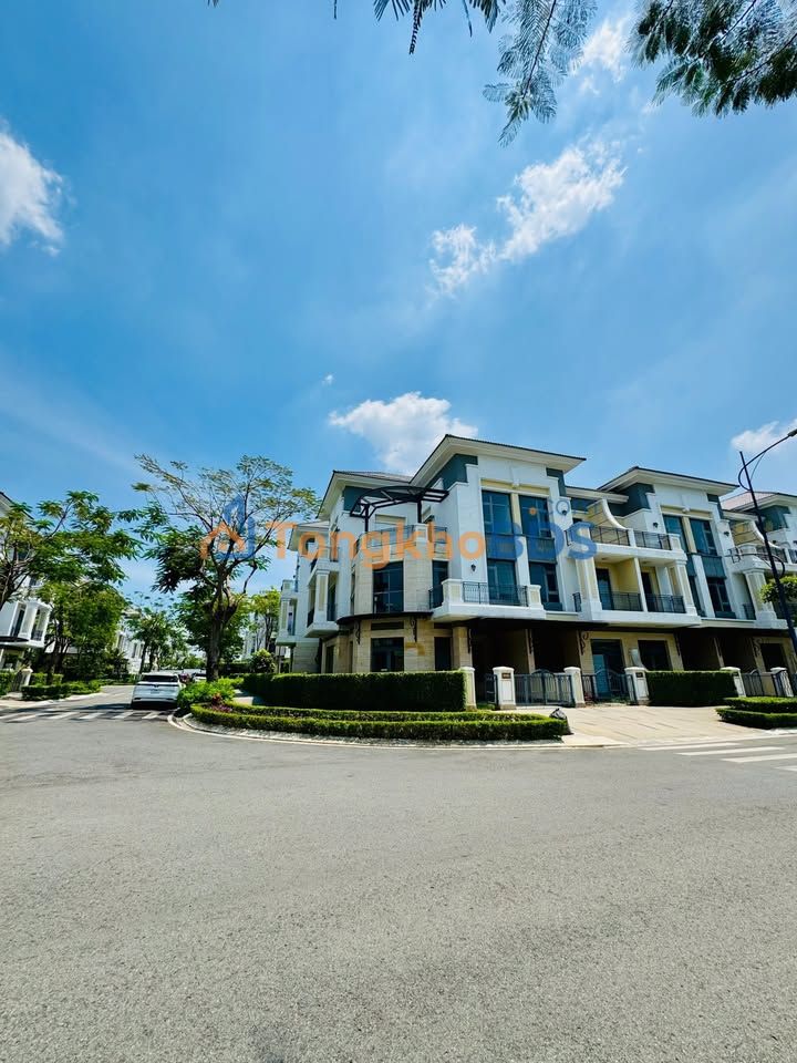 Bán gấp Townhouse Verosa Park Q9, 177m², 29 tỷ - Sẵn sổ hồng