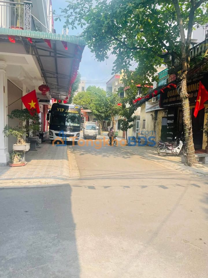 Nhà 2 Tầng Mặt Tiền 5m Nguyễn Văn Cừ, Hoa Lư - 5.x Tỷ