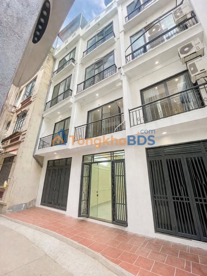 Bán nhà 36m², 5 tầng, Cầu Giấy - Ô tô tránh, Sổ hồng đẹp