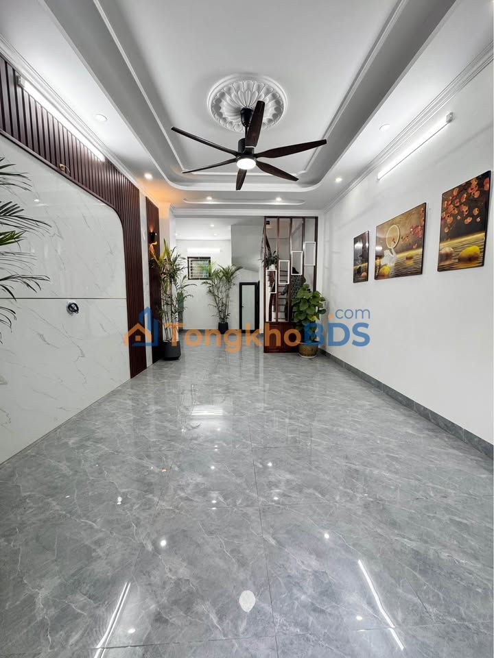 Nhà 40m² Phan Đình Phùng, Nam Định - Ô tô đỗ cửa, 4PN, 3.1 Tỷ