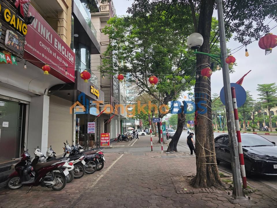 Nhà phố Hoàng Quốc Việt 70m² - Mặt tiền kinh doanh
