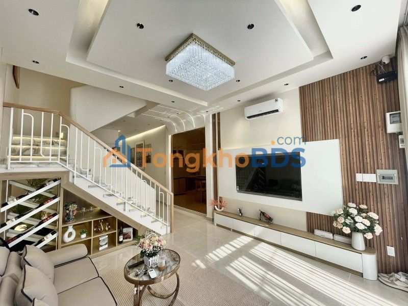Nhà 54m² Nở Hậu, 2 Mặt Hẻm Xe Hơi Trần Văn Quang Tân Bình - 8.9 Tỷ