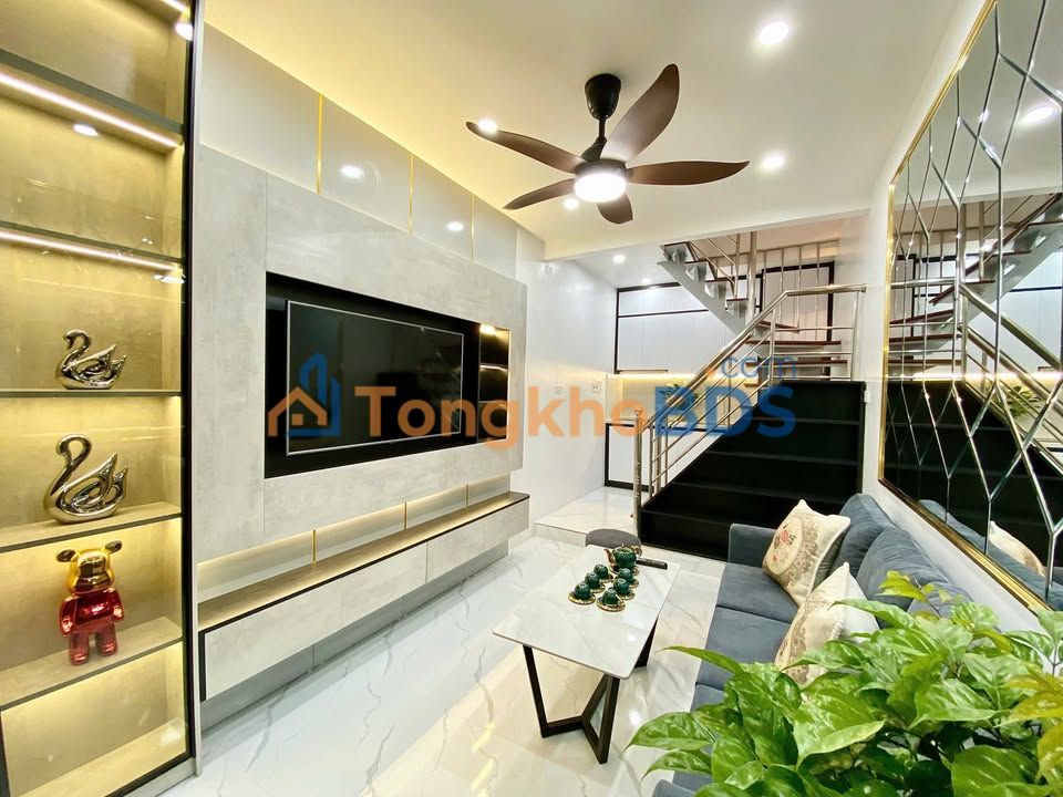 Nhà Đống Đa 16m² 5 Tầng - 5.6 Tỷ, Full Nội Thất, Sẵn Sàng Ở Ngay