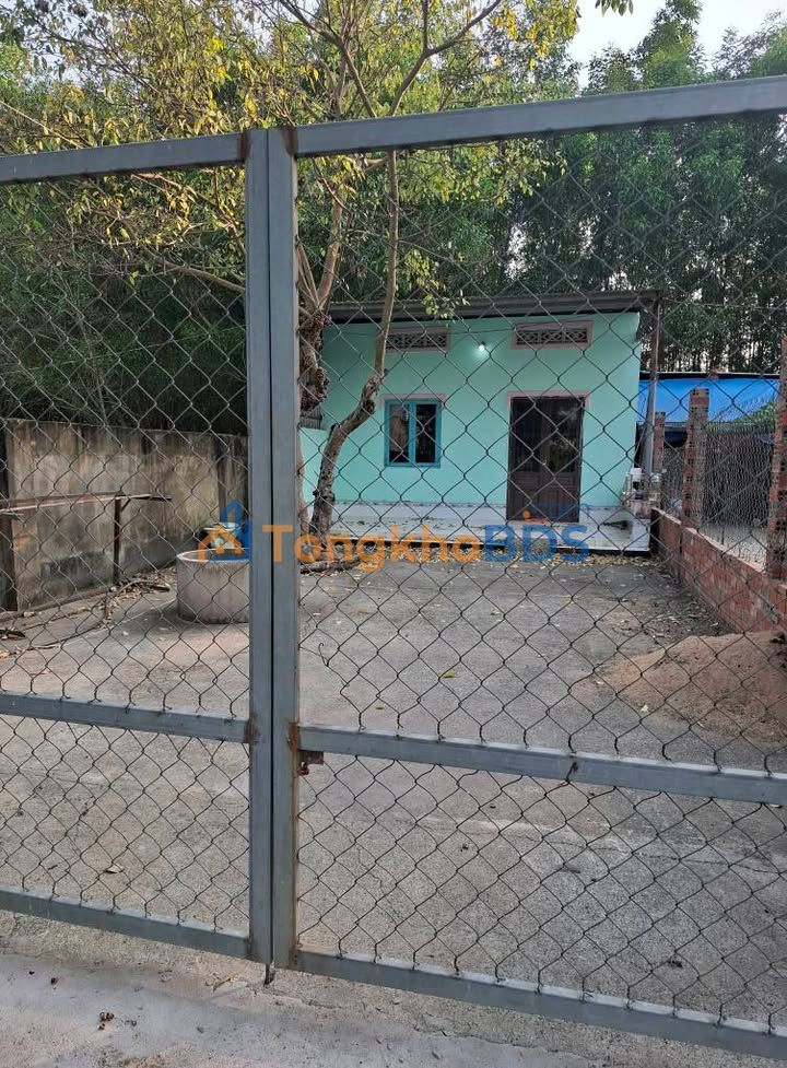 Nhà 140m² Tân Phú - Hẻm Xe Hơi Rộng 5m, Sẵn Sàng Đón Chủ Mới