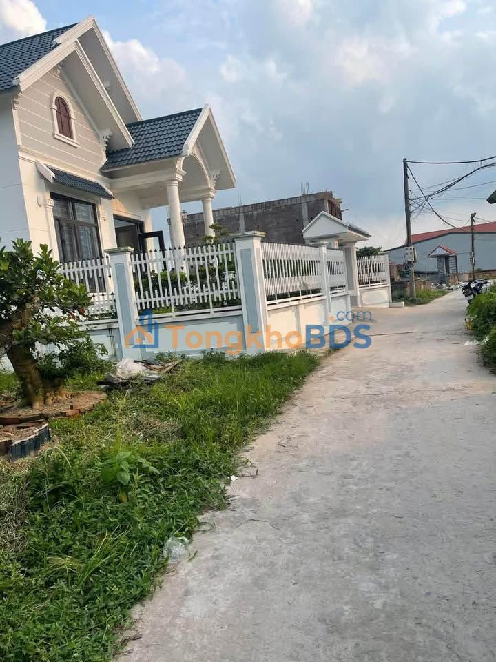 Đất Khu 4 Hải Hòa Móng Cái 100m² giá 1 tỷ xx - Sổ đỏ chính chủ