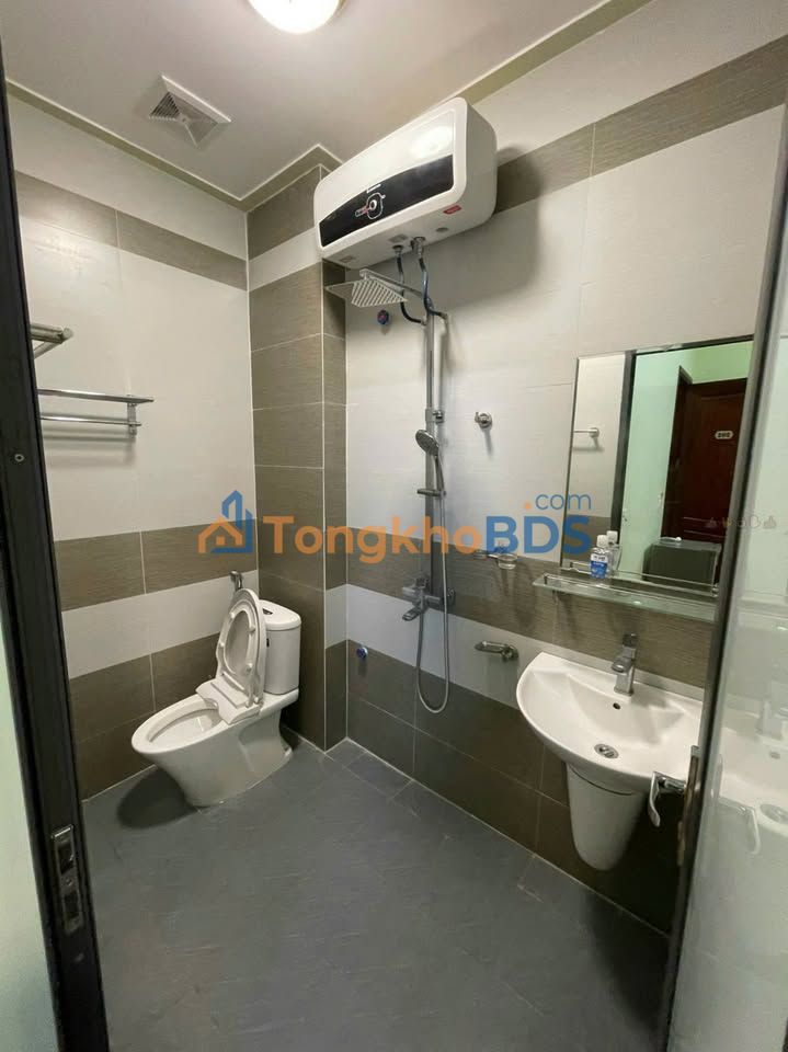 Cho Thuê Nhà 75m² x 5 Tầng Mặt Tiền Văn Cao, Hải Phòng - Kinh Doanh Đỉnh Cao