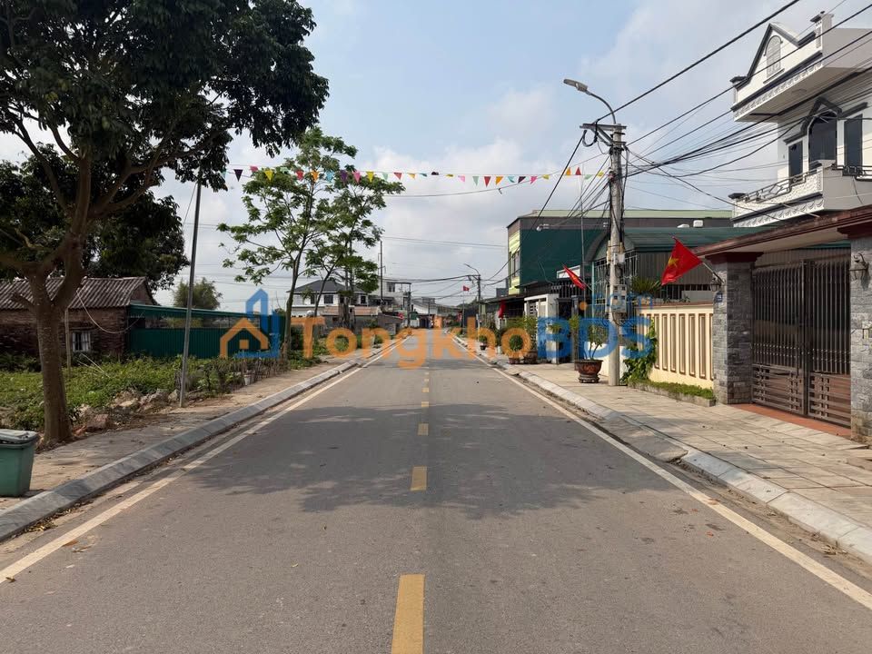 Bán Đất Mặt Tiền Hồng Phong Móng Cái 107m² - Gần Sân Bóng