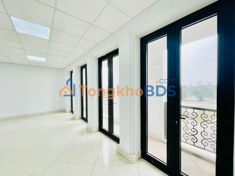 Văn Phòng Đống Đa 150m² - View Đẹp, Giá 30 Triệu/Tháng