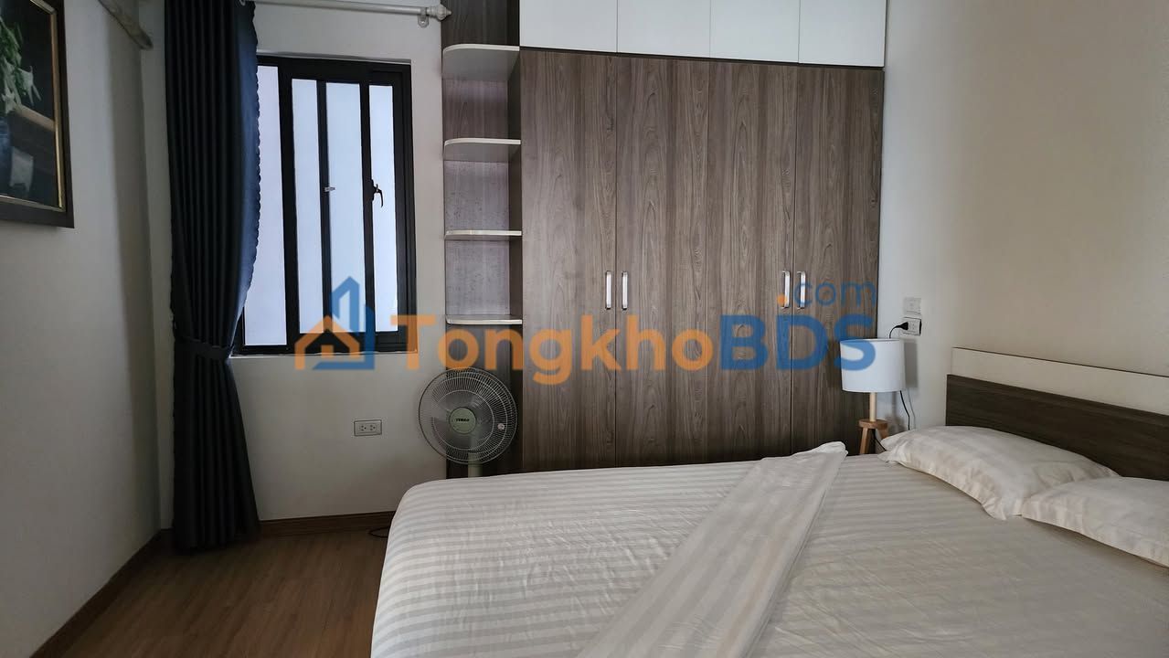 Nhà 90m² Tứ Liên, Tây Hồ - Ngõ Ô Tô, Sân Rộng, Full Nội Thất