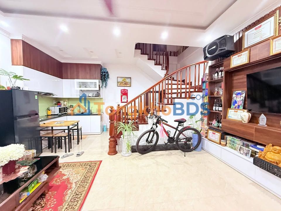 Nhà Đẹp 37m² 5 Tầng Phan Kế Bính, Ba Đình - Ở Ngay Giá 10.8 Tỷ