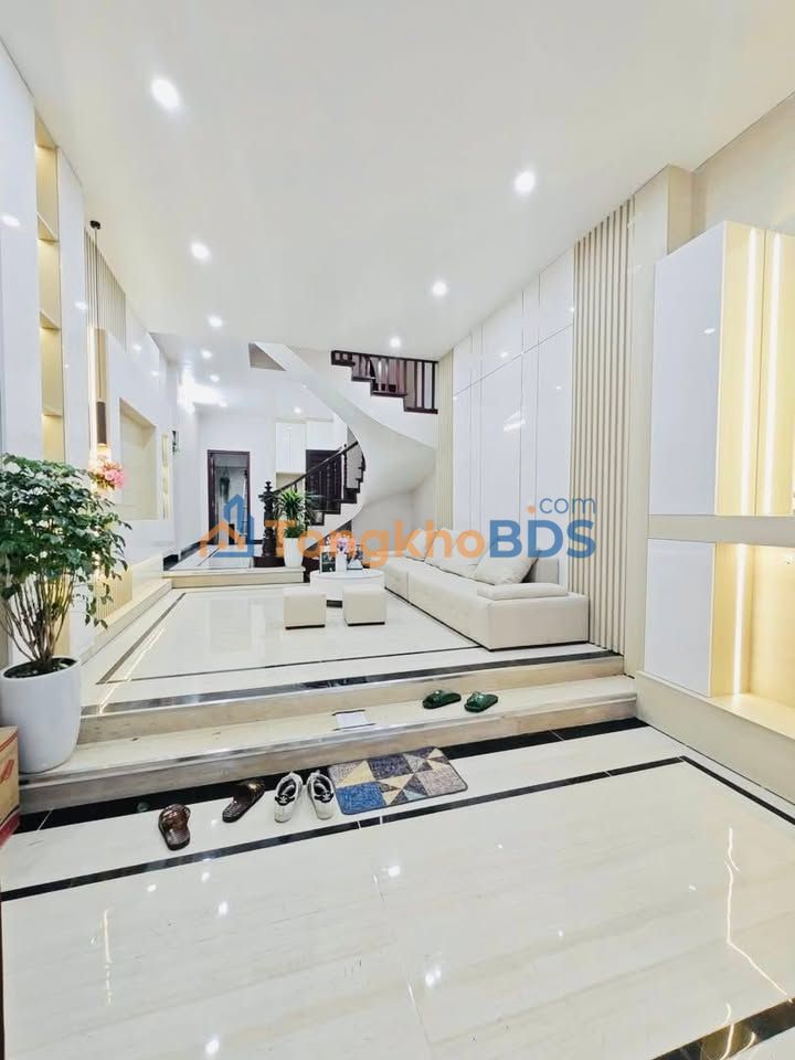 Nhà Phố Minh Khai 55m² - 4 Tầng - Ô Tô Đỗ Cổng - 12.5 Tỷ
