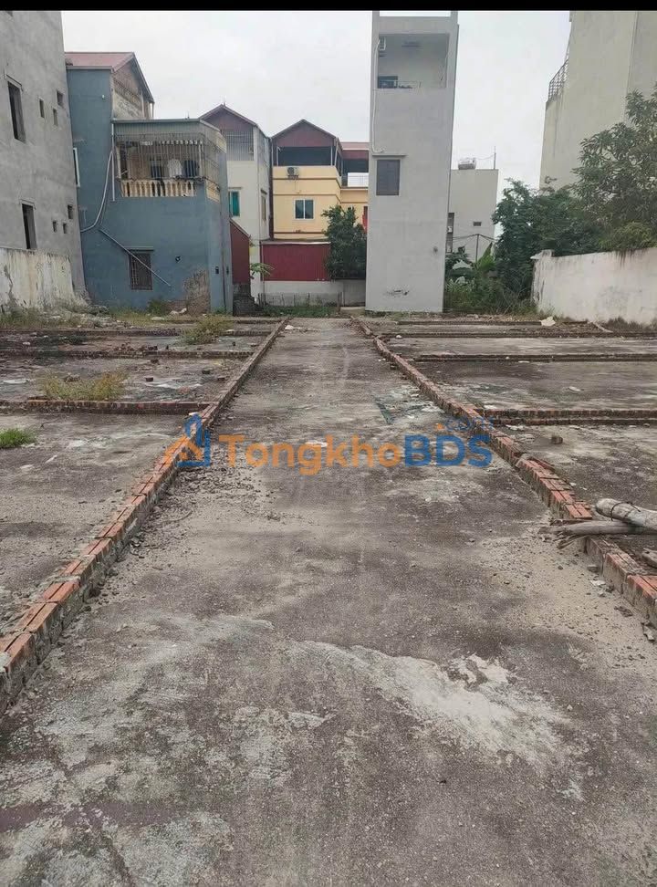 Bán đất Vạn 3 Hoàng Mai 42m², 3.1 tỷ - Sổ đỏ chính chủ, gần ô tô